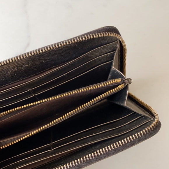 Prada Saffiano Wallet in Gold/Gunmetal - Picture 8 of 10